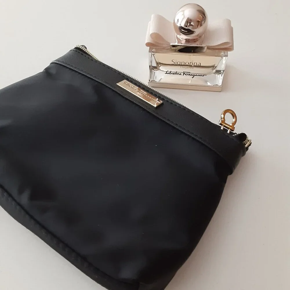 Signorina by Salvatore Ferragamo 30 ml scent with Black Mini Bag -NWOT